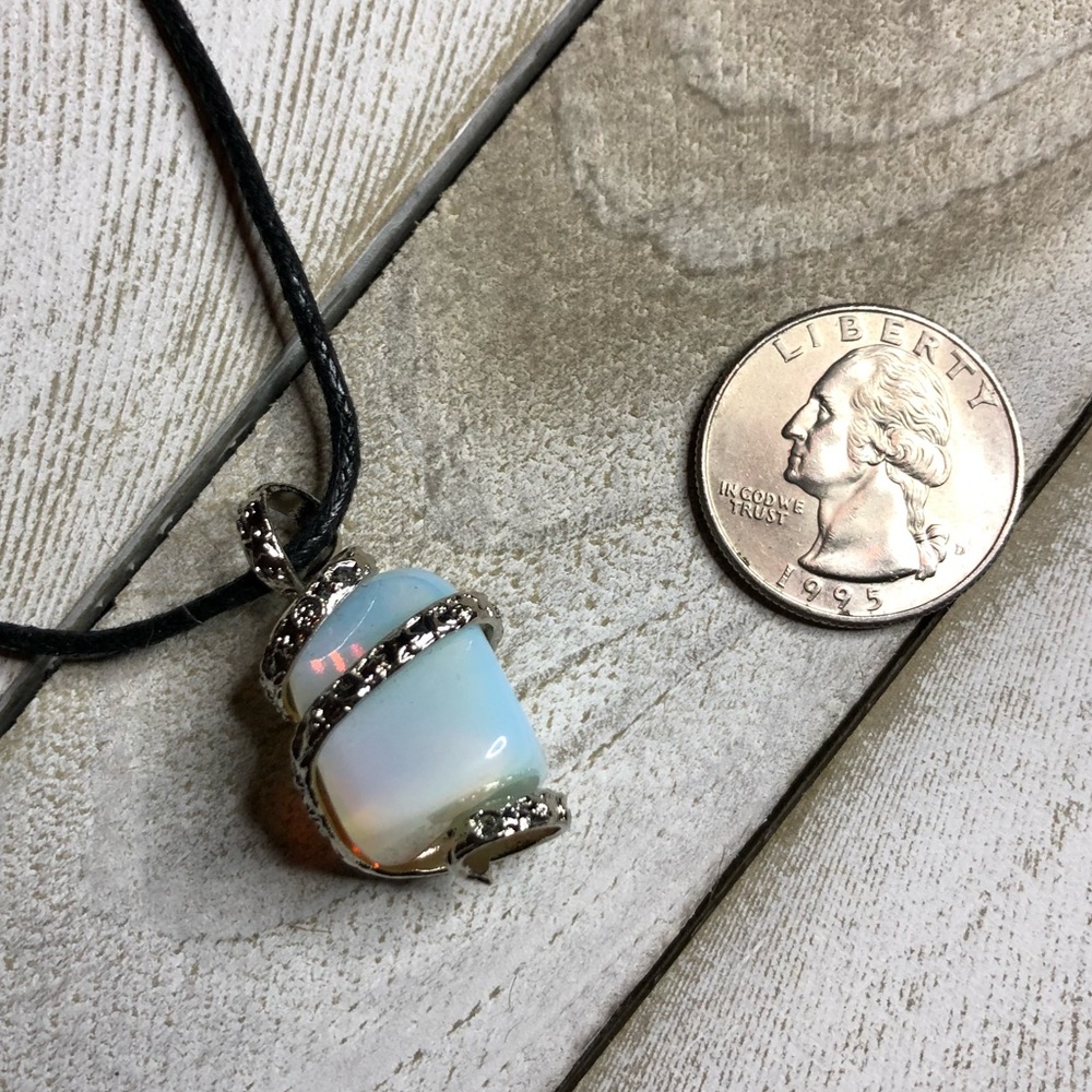 Authentic Peruvian Opalite Stone Necklace. - image 4